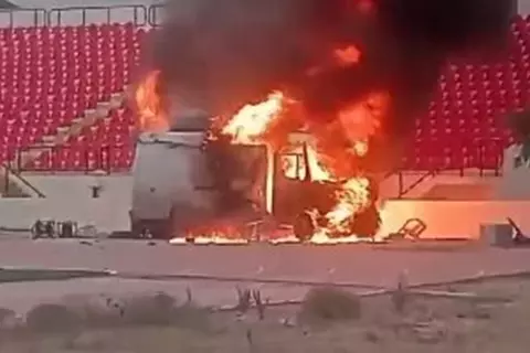 احتجاجات وإشعال نيران.. أزمة تحكيمية تثير الجدل في الدوري الليبي